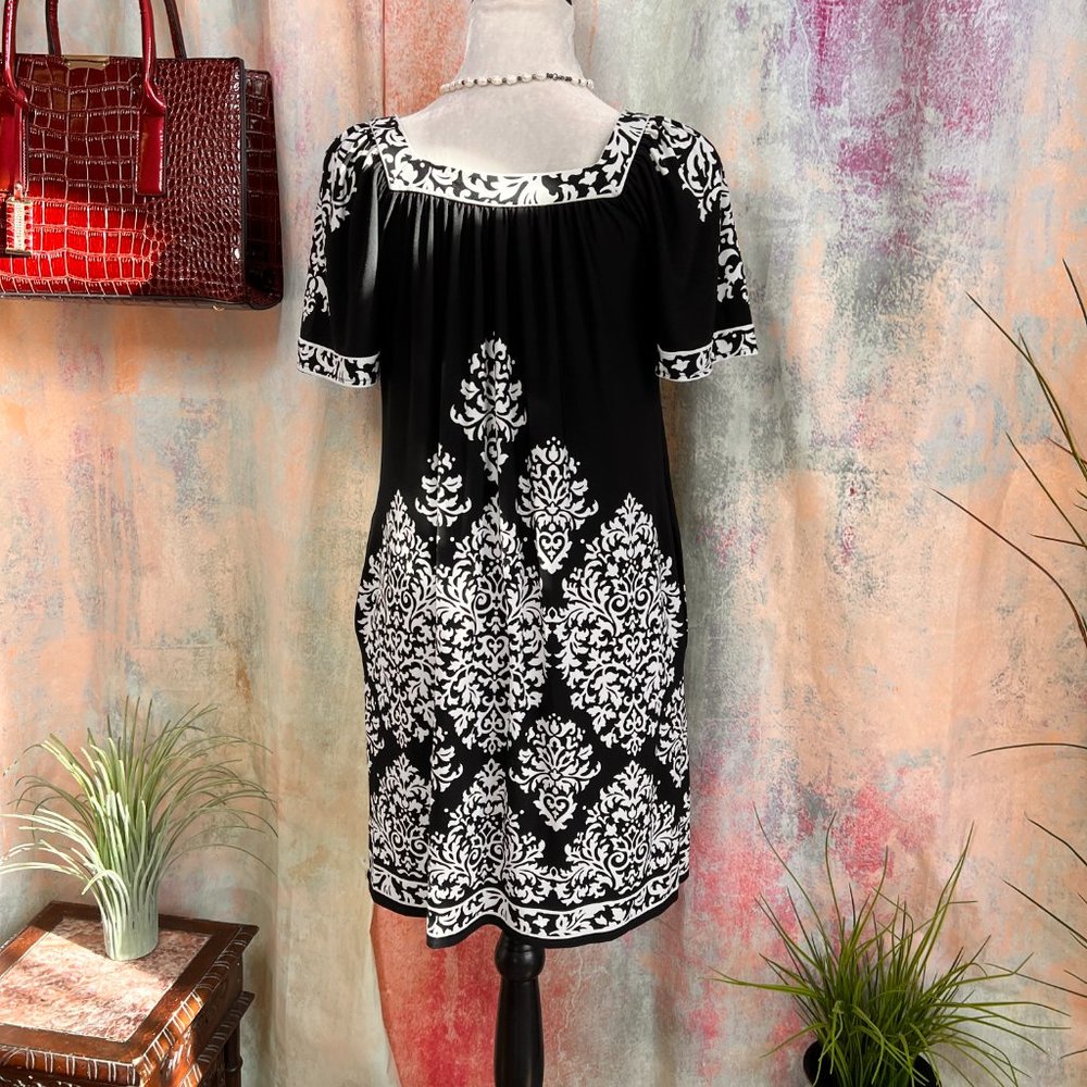 📌London Times Square Neckline Short Sleeves Dress - Picture 2 of 14